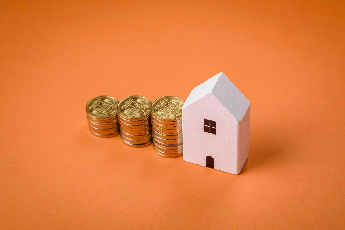 Le famiglie italiane affrontano mutui più cari: perché le banche alzano i tassi di interesse